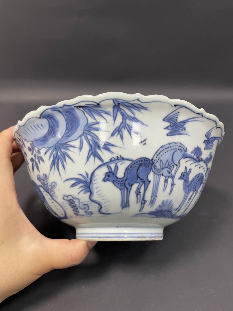 明万历 青花喜禄封侯图花口大碗 - 图9