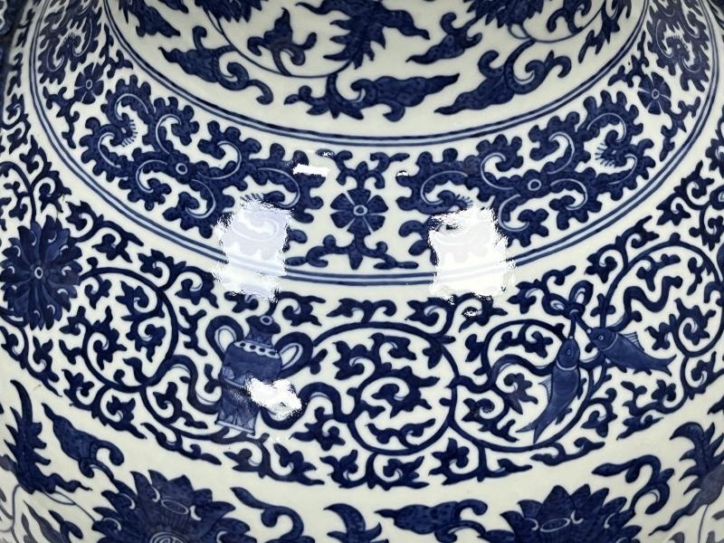 清晚期 青花缠枝莲纹铺首尊 - 图11