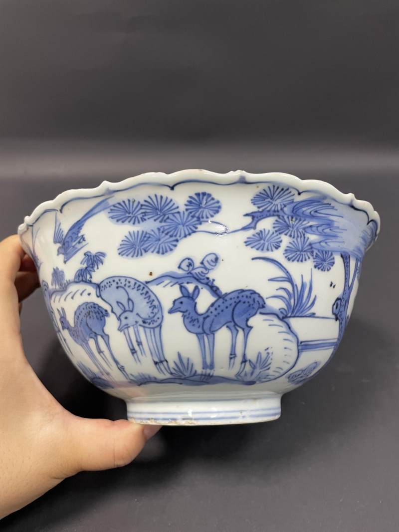 明万历 青花喜禄封侯图花口大碗 - 图11