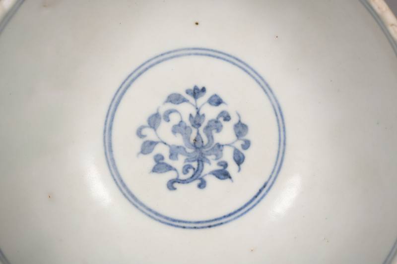 明中期 青花缠枝花卉纹碗 - 图3