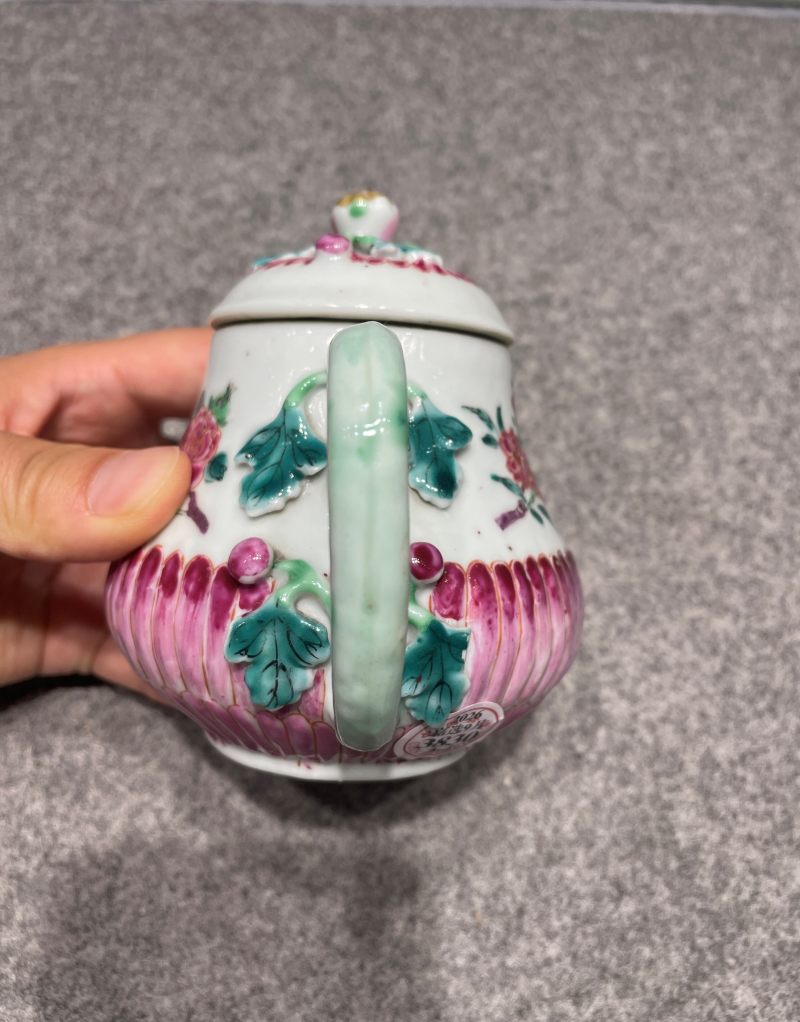 清雍正 粉彩松鹿图杯、折枝花卉纹菊瓣壶三只 - 图13