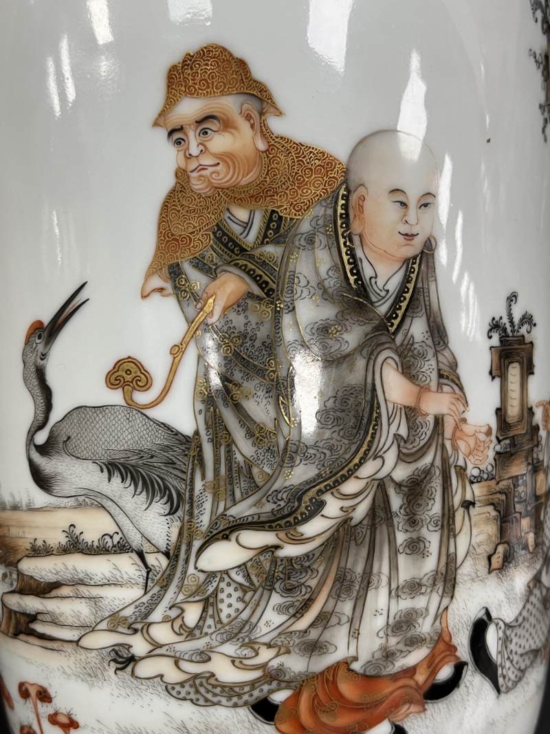 民国 周湘甫风格矾红墨彩罗汉图灯笼瓶一对 - 图12