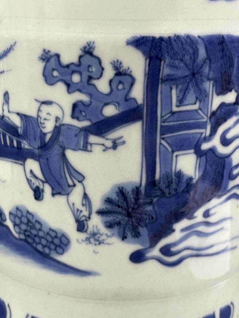 明崇祯 青花三国演义之千里走单骑人物故事图花觚 - 图14
