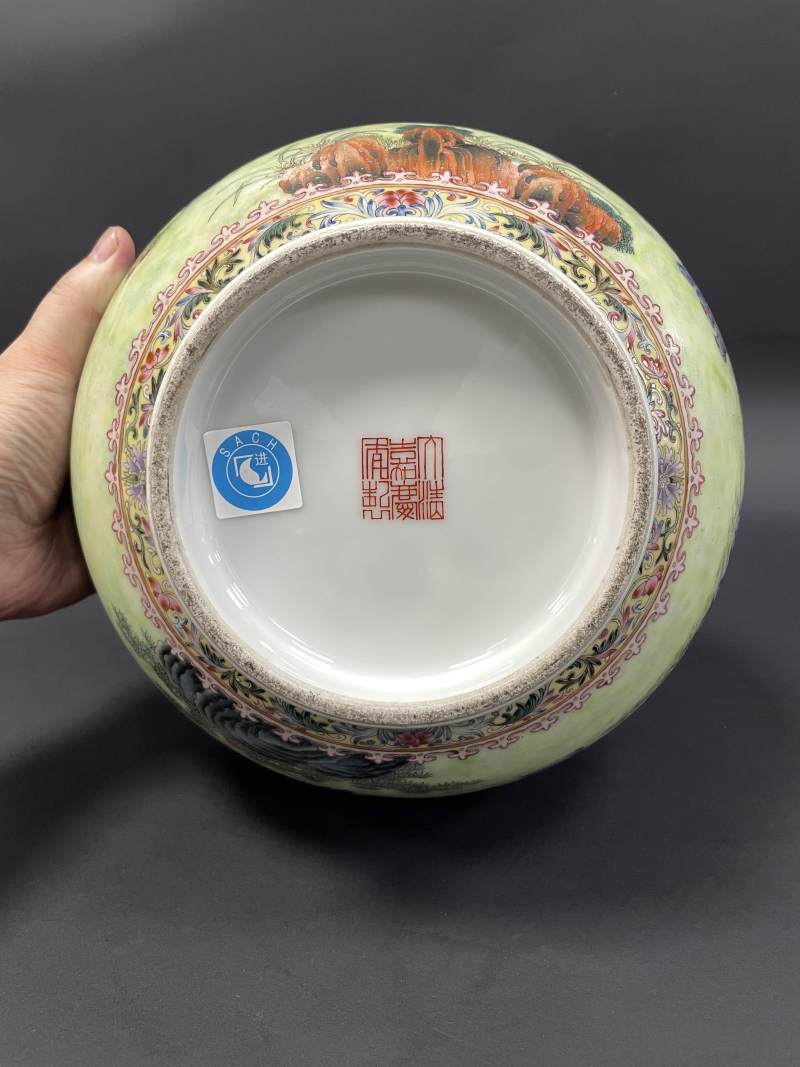 民国 粉彩婴戏图赏瓶 - 图9