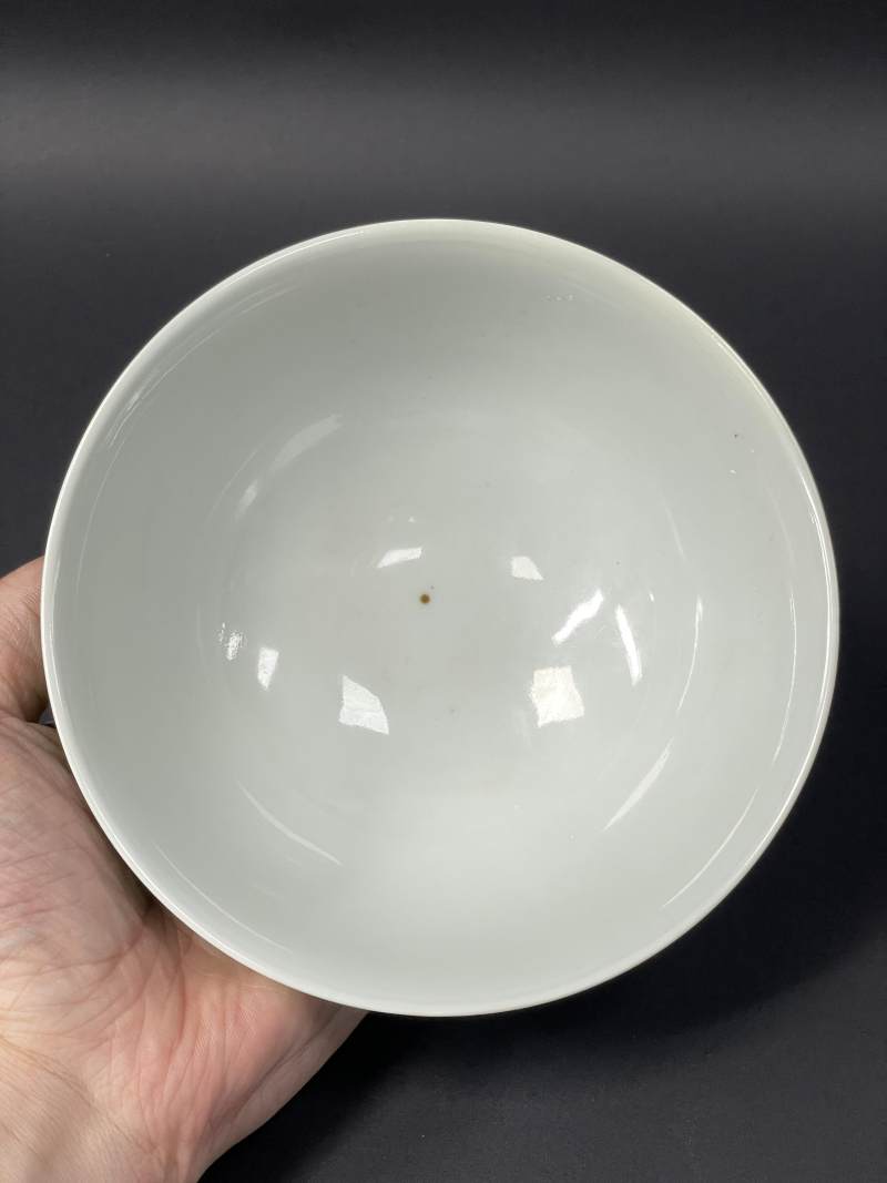 清乾隆 瓜皮绿釉暗刻云龙纹碗 - 图8