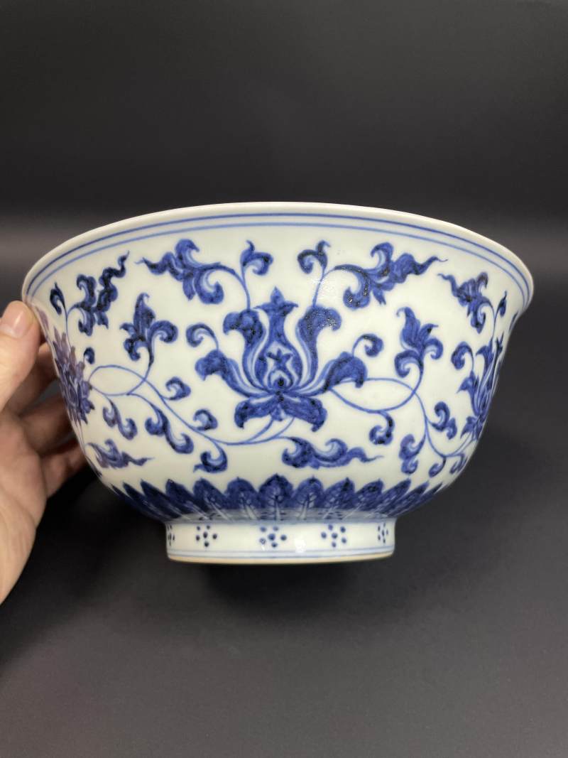 明宣德 青花缠枝花卉纹大碗 - 图4