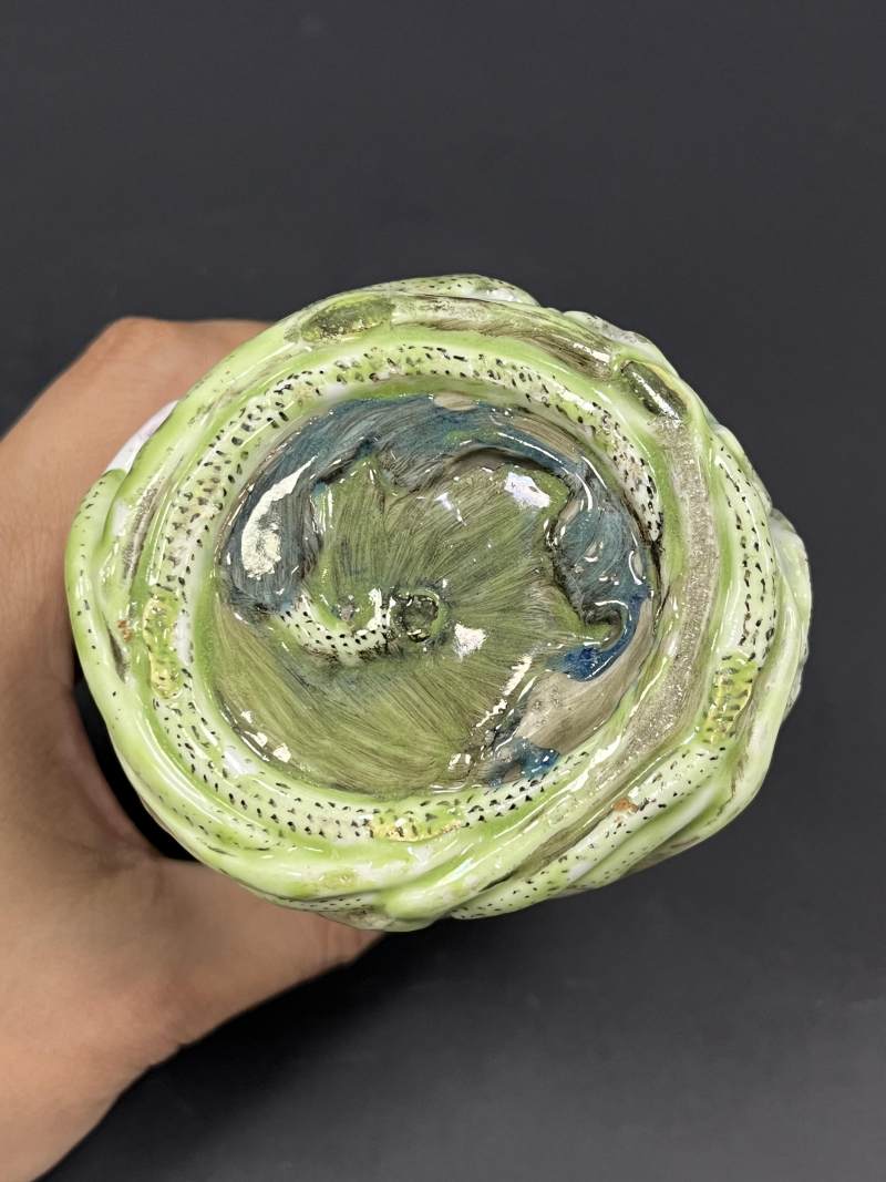 清乾隆 粉彩雕瓷荷塘清趣图笔筒 - 图8