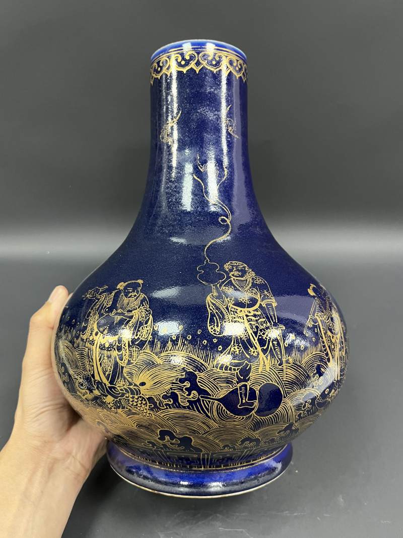 清光绪 蓝釉描金八仙纹荸荠瓶 - 图4