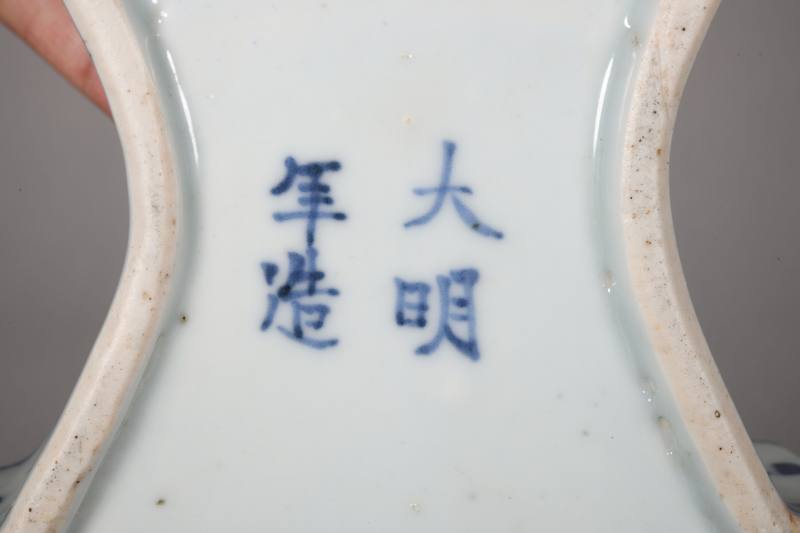明万历 青花折枝花卉纹方胜形盒 - 图4