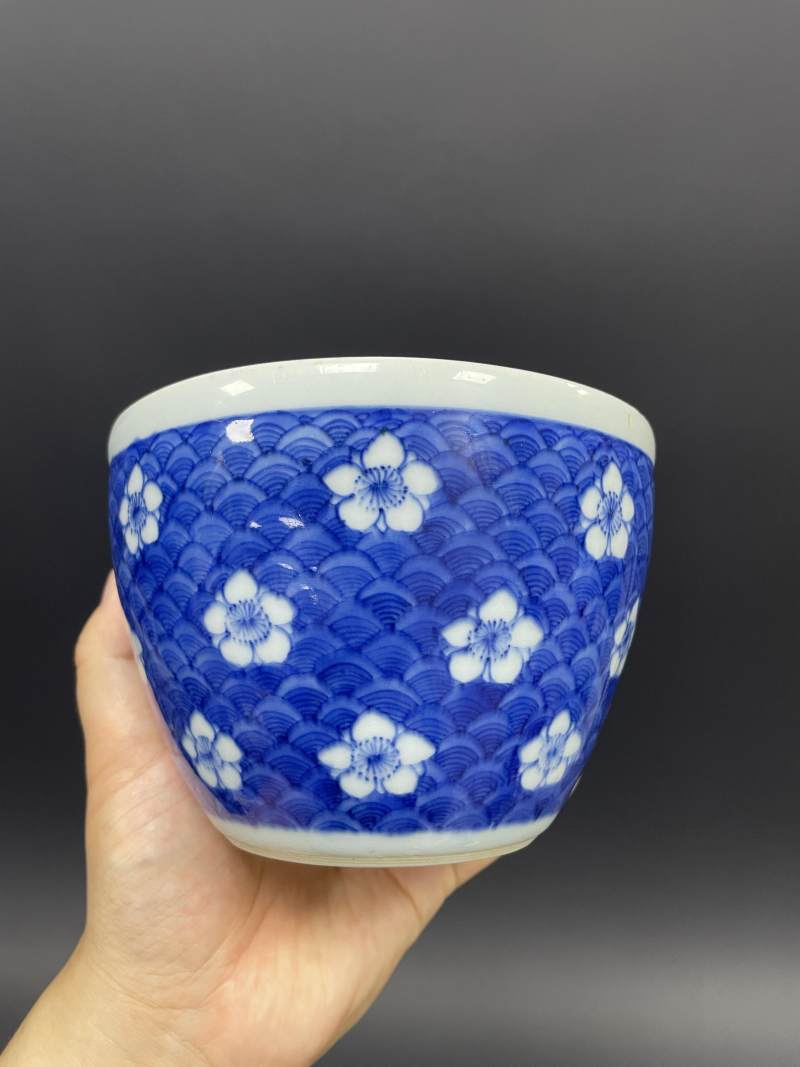 明崇祯 青花落花流水纹案缸 - 图2