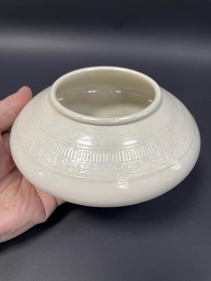 清康熙 浆胎仿定釉暗刻云雷纹花囊 - 图4