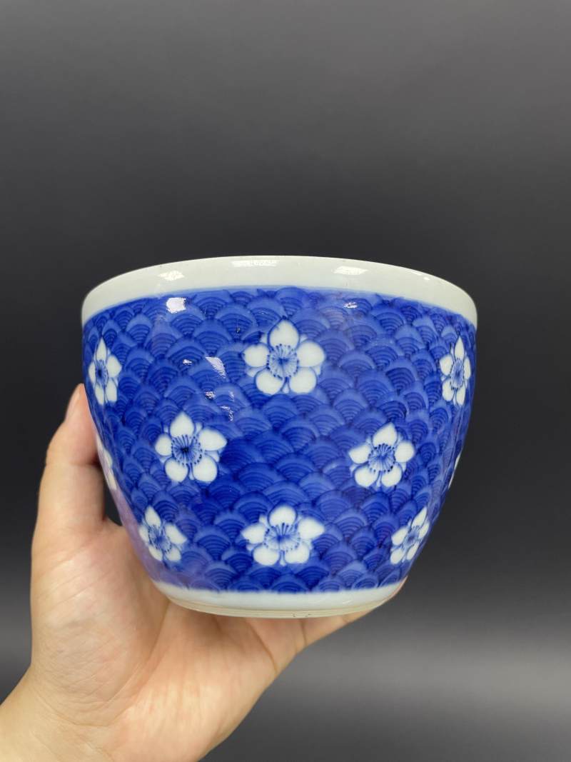 明崇祯 青花落花流水纹案缸 - 图4