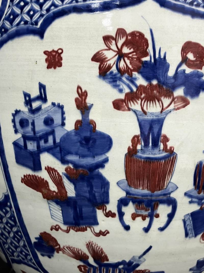 清康熙 青花釉里红山水人物、瓶花博古图大缸 - 图12