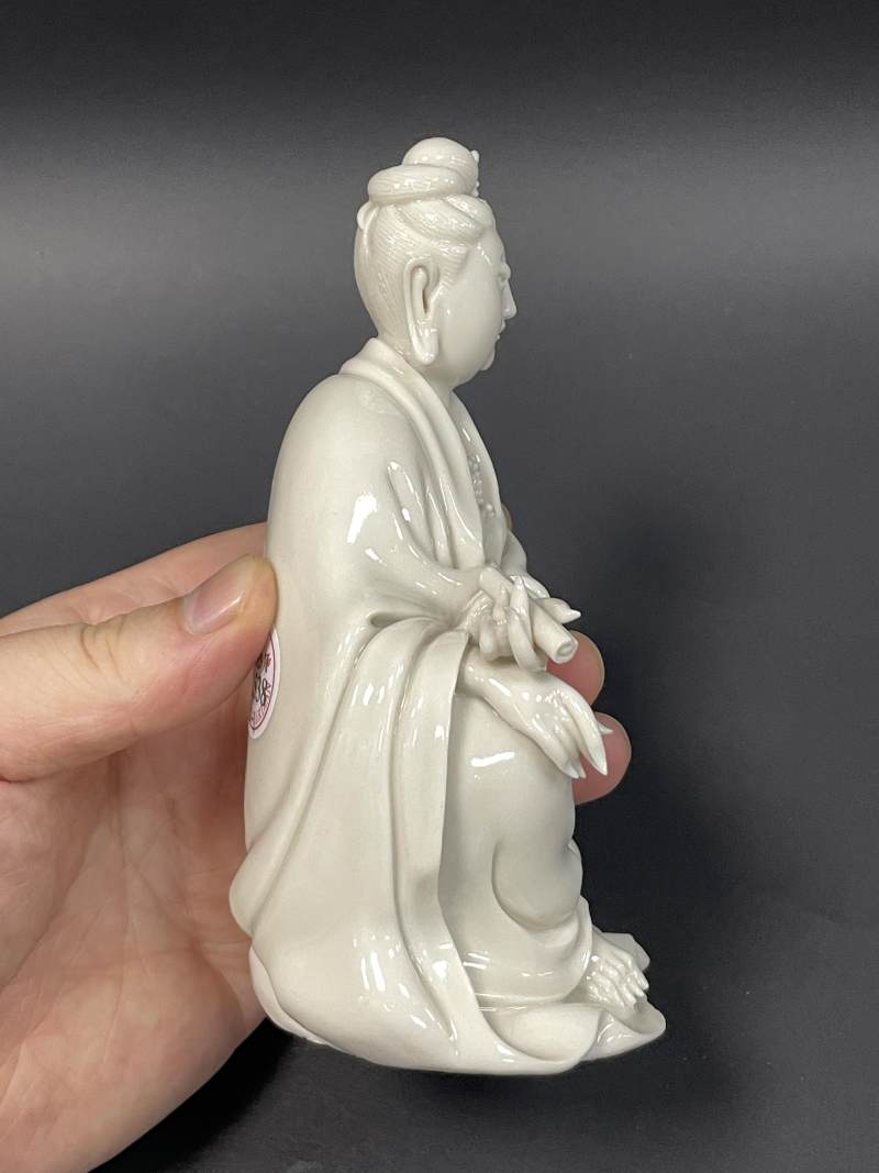 清早期 德化窑白釉持卷观音像、罗汉像各一尊 - 图13
