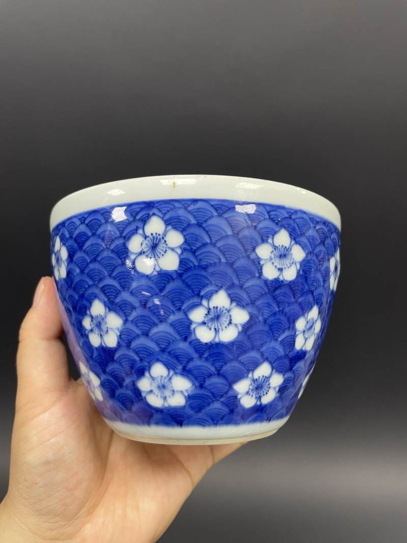 明崇祯 青花落花流水纹案缸 - 图5