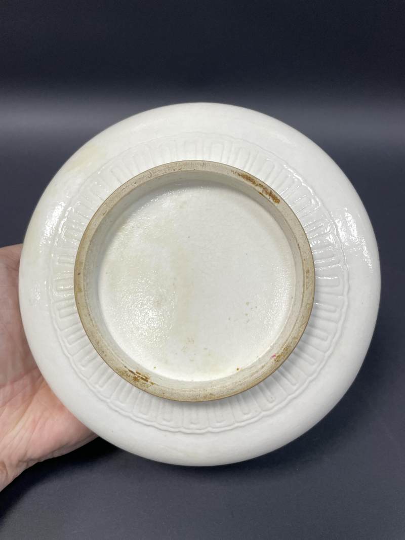 清康熙 浆胎仿定釉暗刻云雷纹花囊 - 图7