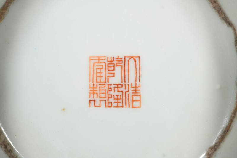 民国 青花百花开光粉彩人物纹铺首尊 - 图4