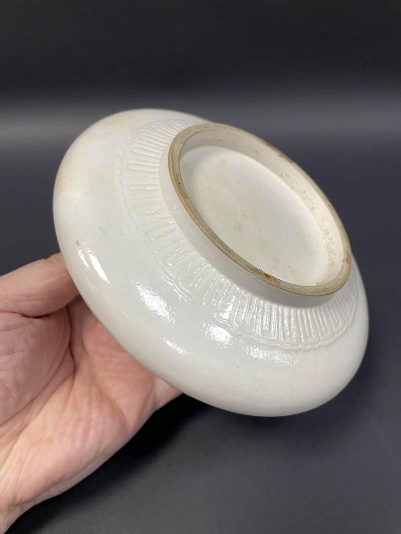 清康熙 浆胎仿定釉暗刻云雷纹花囊 - 图8
