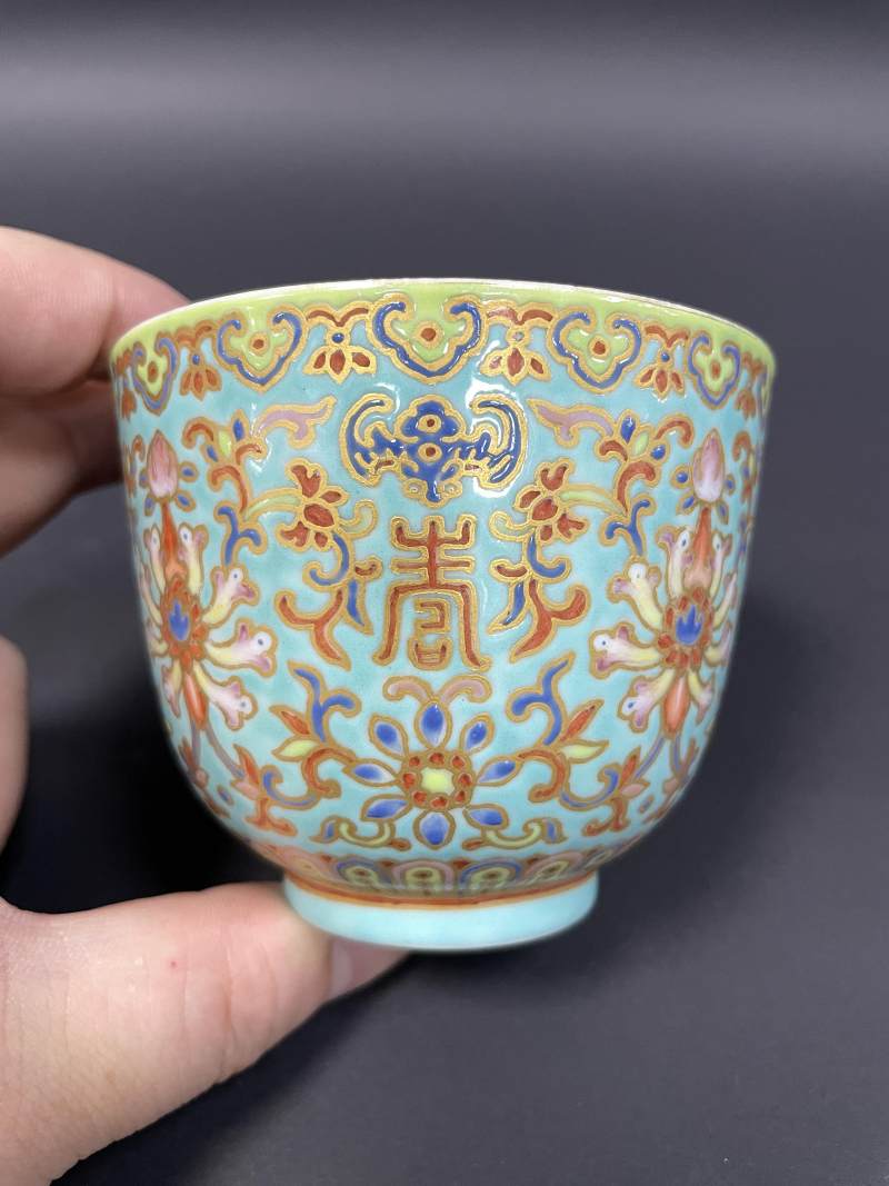 清嘉庆 松石绿地洋彩仿掐丝珐琅缠枝莲福寿纹盖杯 - 图5