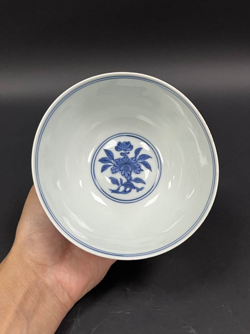 明晚期 青花盆花图碗 - 图2