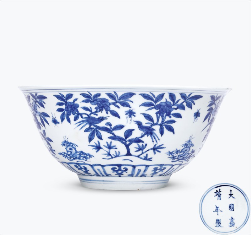 明嘉靖 青花花鸟纹大碗