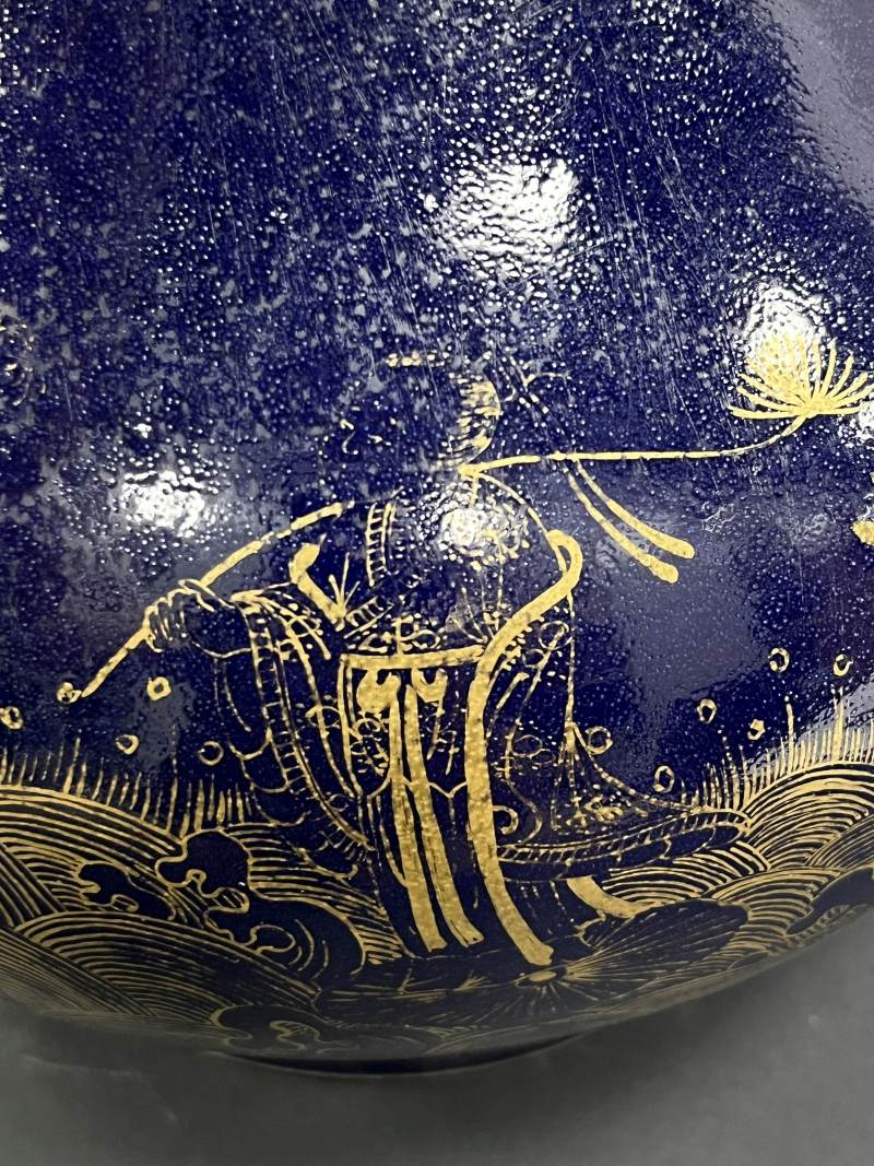 清光绪 蓝釉描金八仙纹荸荠瓶 - 图13