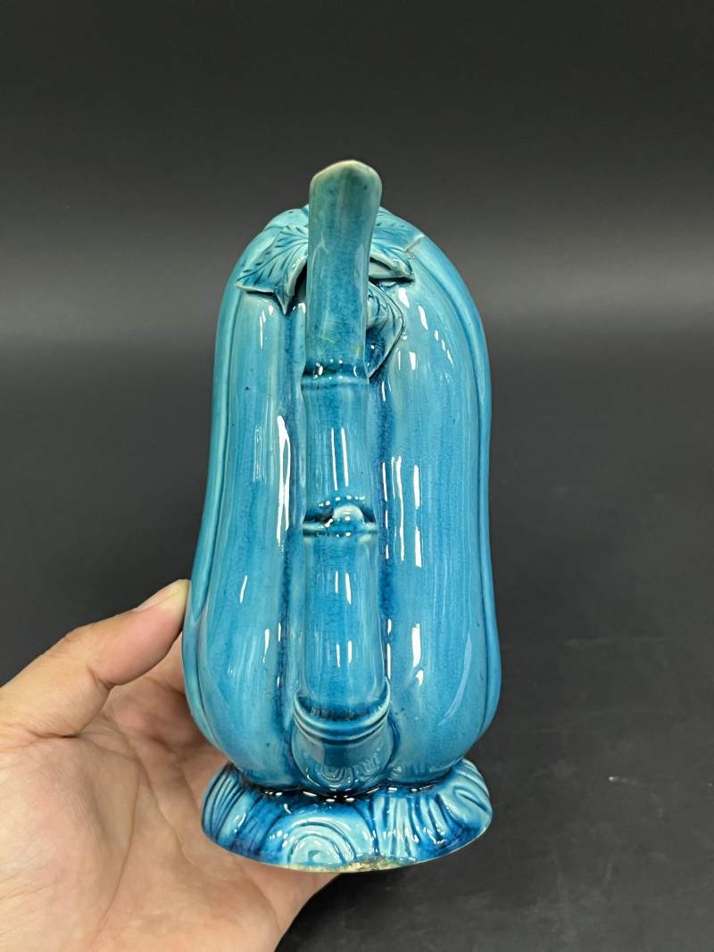 清康熙 孔雀绿釉瓜形倒流壶 - 图3