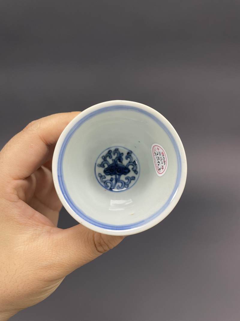 清康熙 仿嘉靖青花八卦纹铃铛杯 - 图8