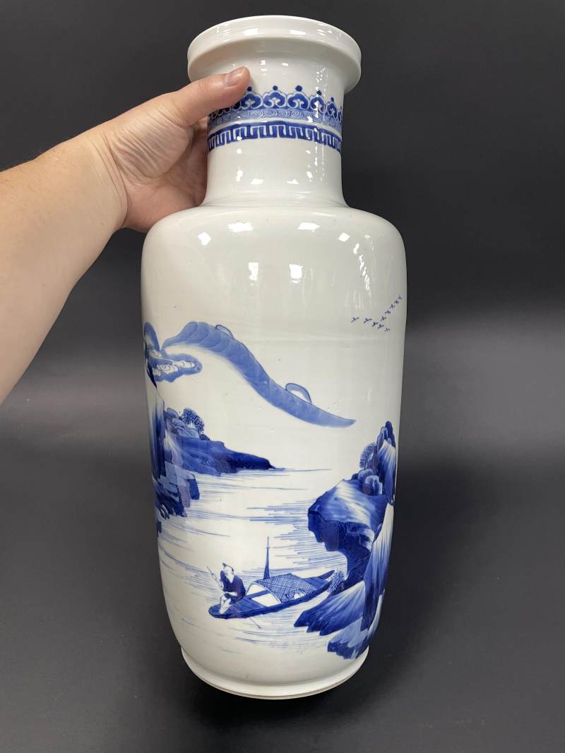 清康熙 青花山水人物纹棒槌瓶 - 图2