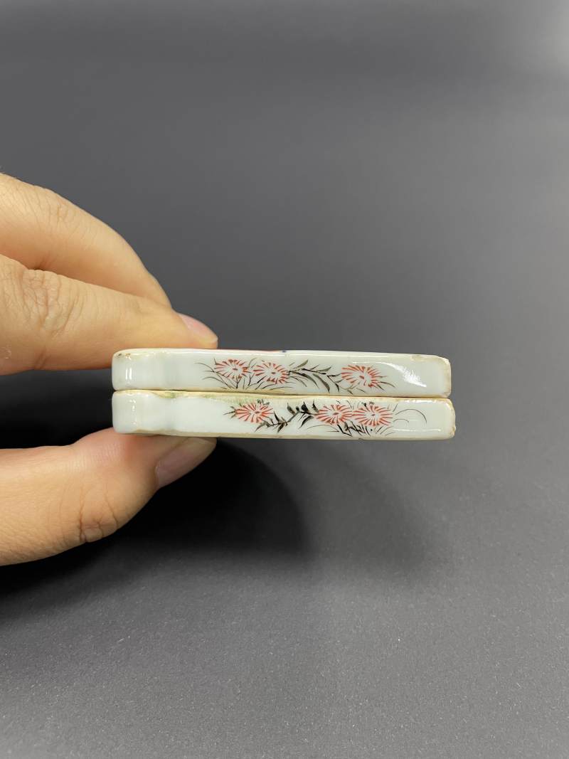 清康熙 青花五彩花虫诗文扇形盒 - 图8