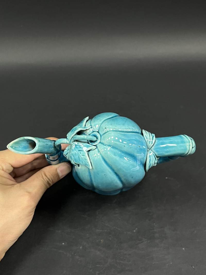 清康熙 孔雀绿釉瓜形倒流壶 - 图6