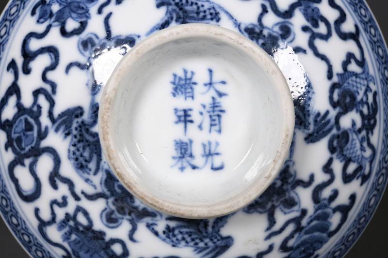 清光绪 青花云鹤八宝纹盖碗一对 - 图3