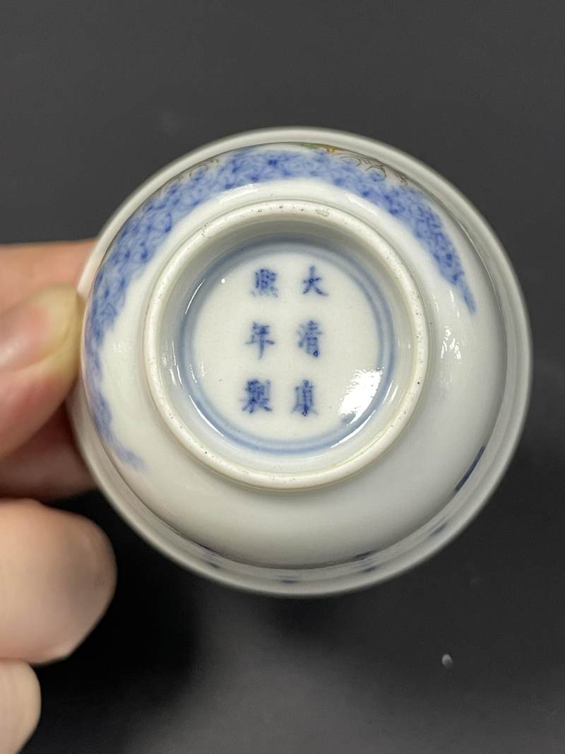 清中期 青花五彩一月迎春花诗文杯 - 图8