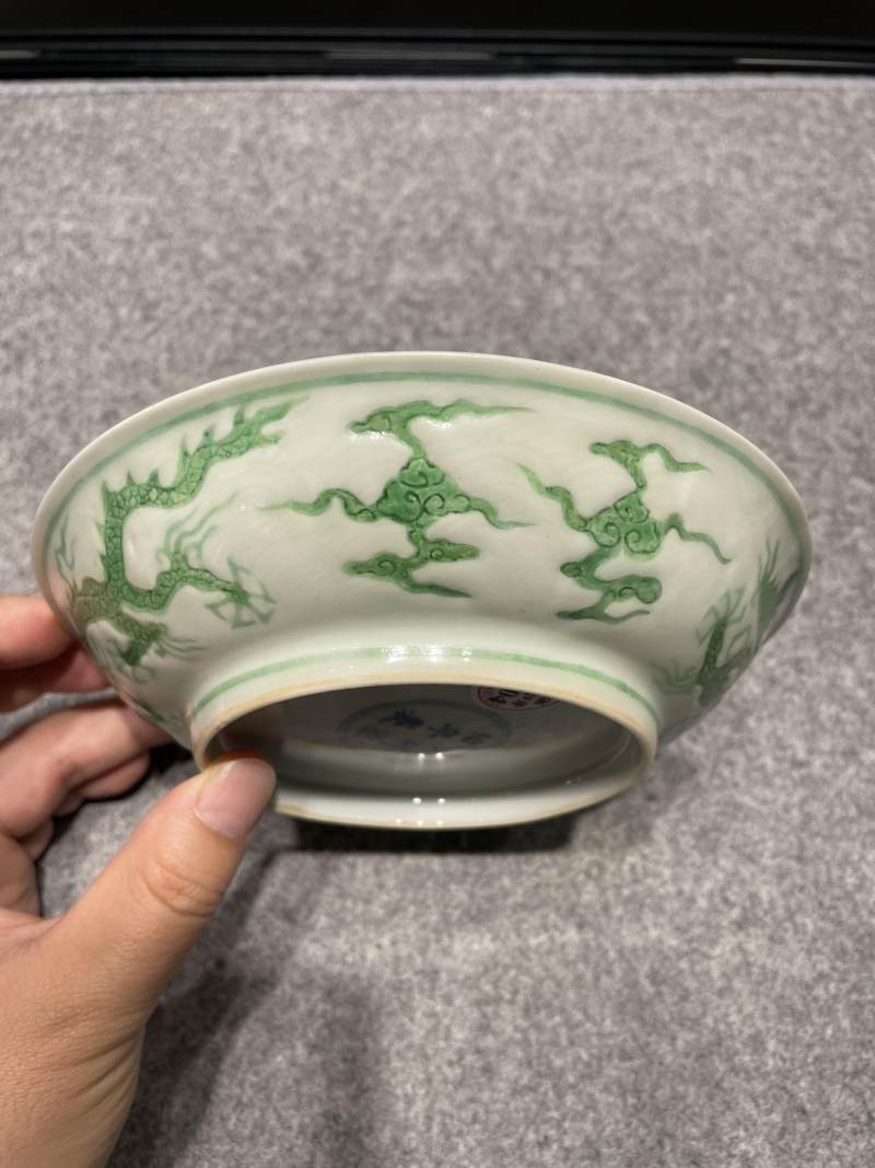 明弘治 刻填绿彩云龙纹盘 - 图4