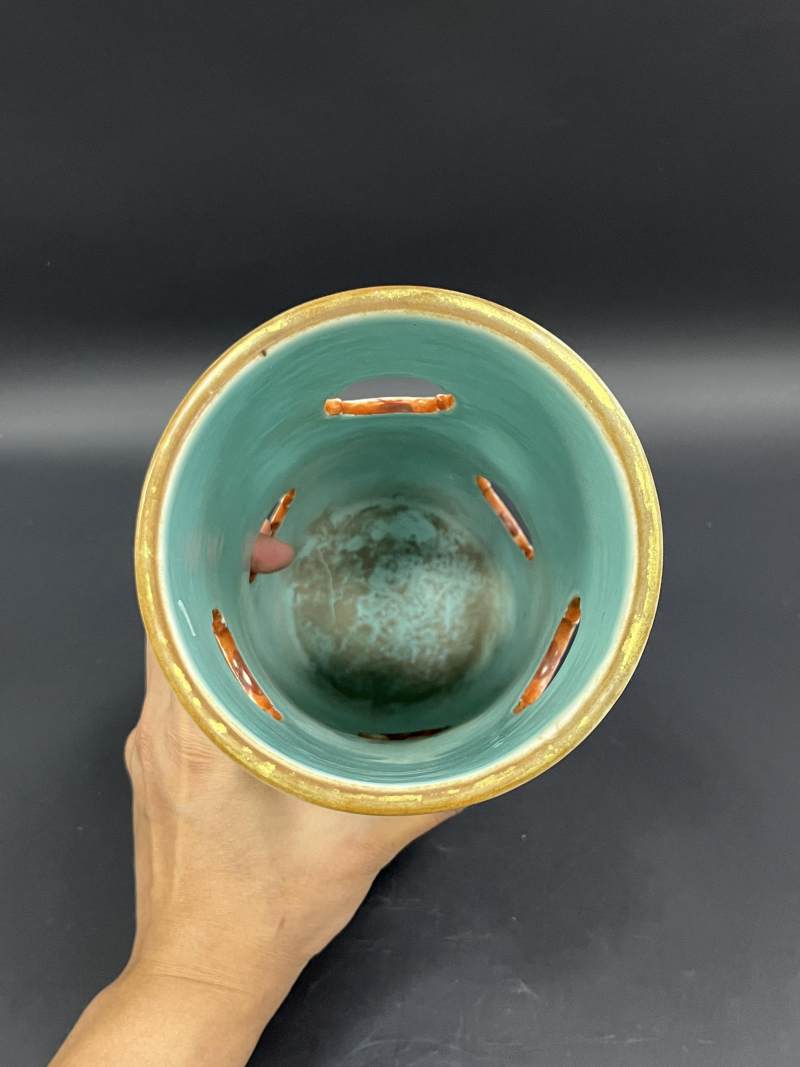 清道光 黄地洋彩缠枝莲福寿绵长图帽筒一对 - 图19