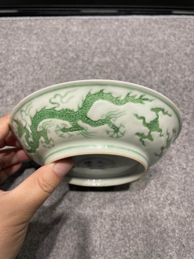 明弘治 刻填绿彩云龙纹盘 - 图7