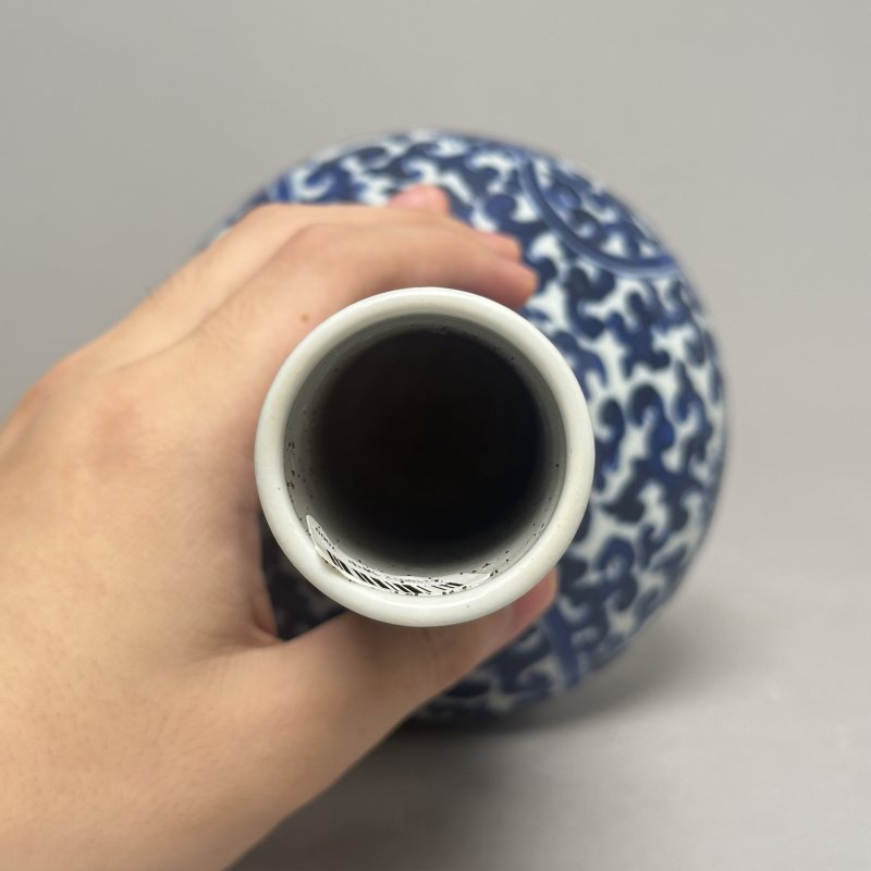清中期 青花缠枝莲纹长颈瓶 - 图3