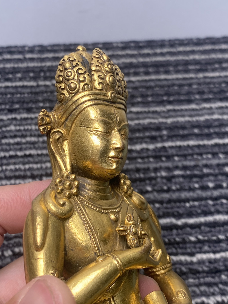十七世纪 雪堆白风格铜鎏金金刚萨埵坐像 - 图12
