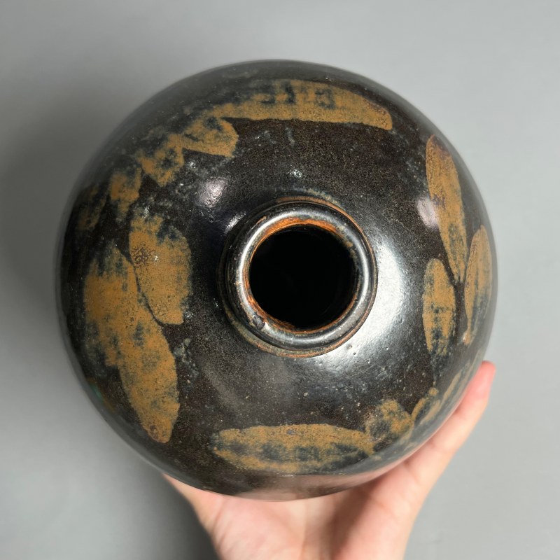 明代 黑釉铁锈花嘟噜瓶 - 图4