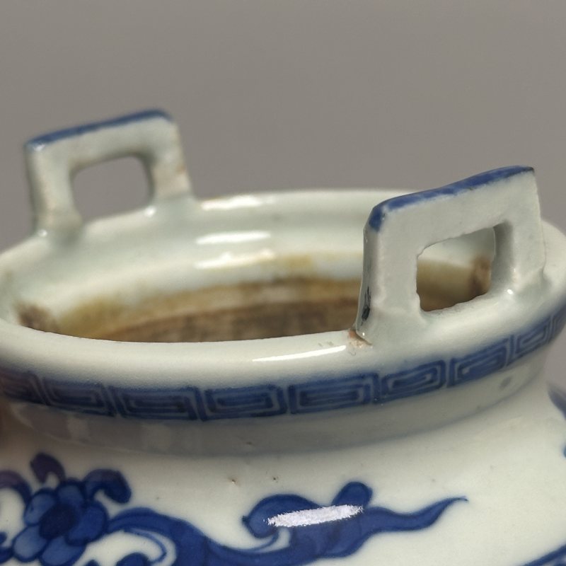 清中期 青花缠枝莲纹三足炉 - 图7