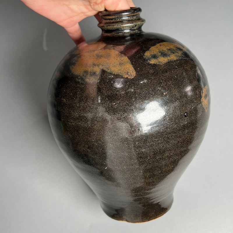 明代 黑釉铁锈花嘟噜瓶 - 图5