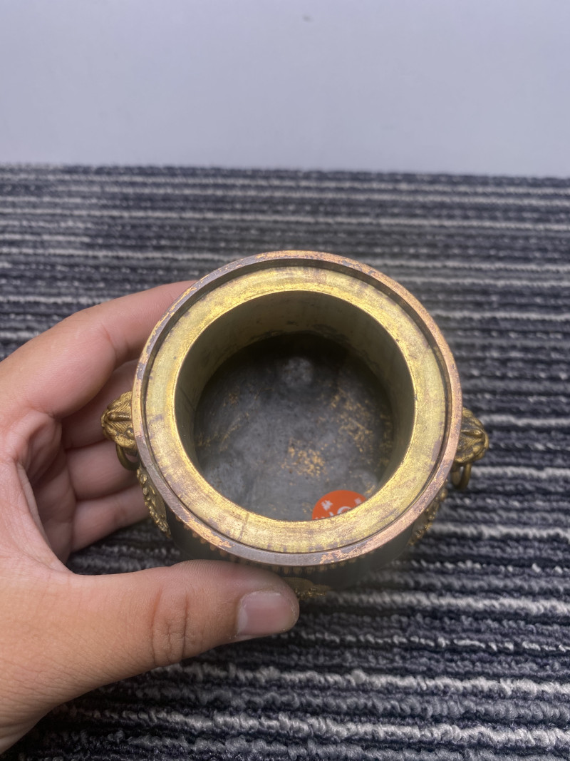 清乾隆 造办处乌铜走金狮耳衔环三足炉 - 图17