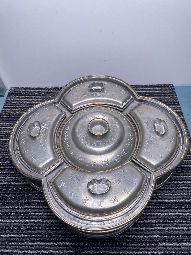 1896年 锡制山水人物诗文一品锅具一套 - 图27