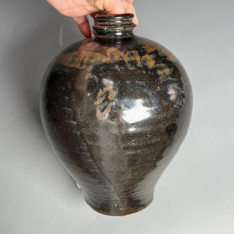 明代 黑釉铁锈花嘟噜瓶 - 图8
