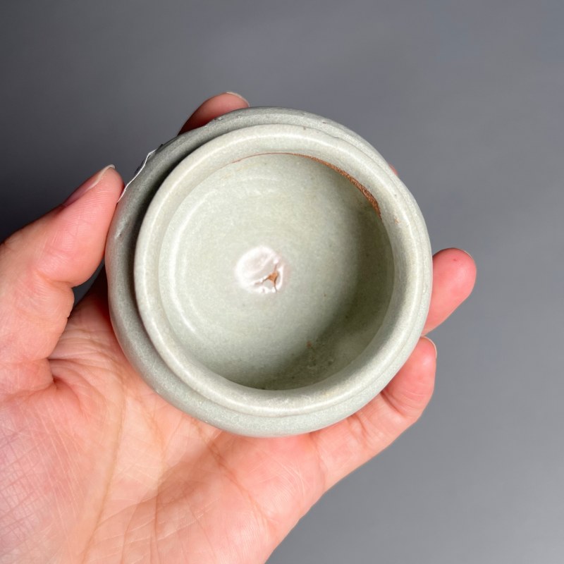 明代 白釉瓜棱水盂 - 图8