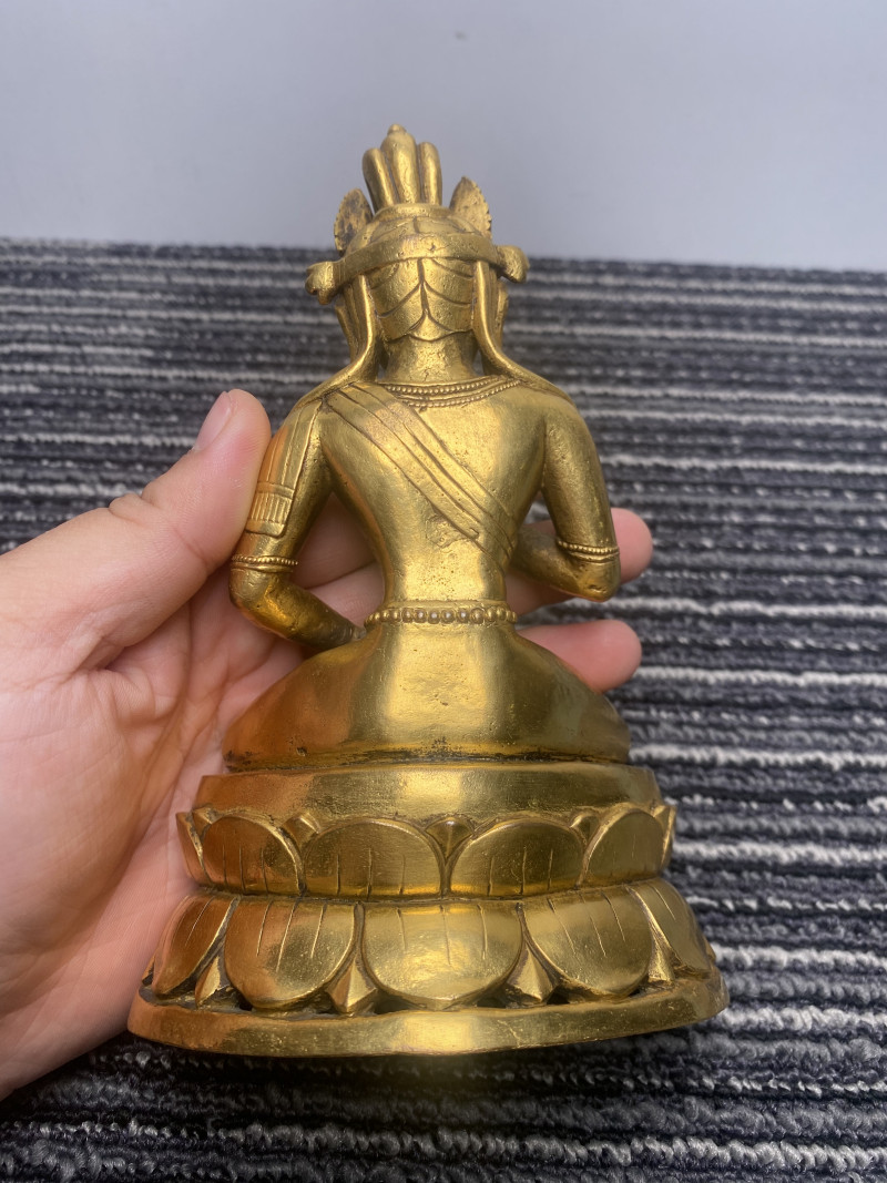 十七世纪 雪堆白风格铜鎏金金刚萨埵坐像 - 图9