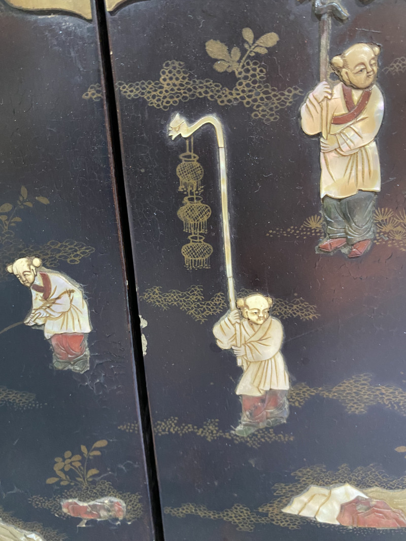清 黑漆嵌百宝婴戏图柜一对 - 图23