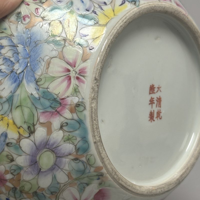 清晚期 粉彩百花不漏地天球瓶 - 图6