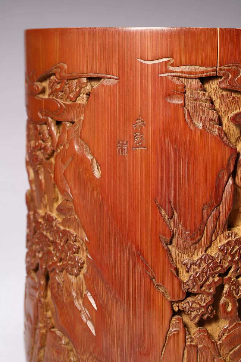 清中期 朱坚款 竹雕松林雅集笔筒 - 图6