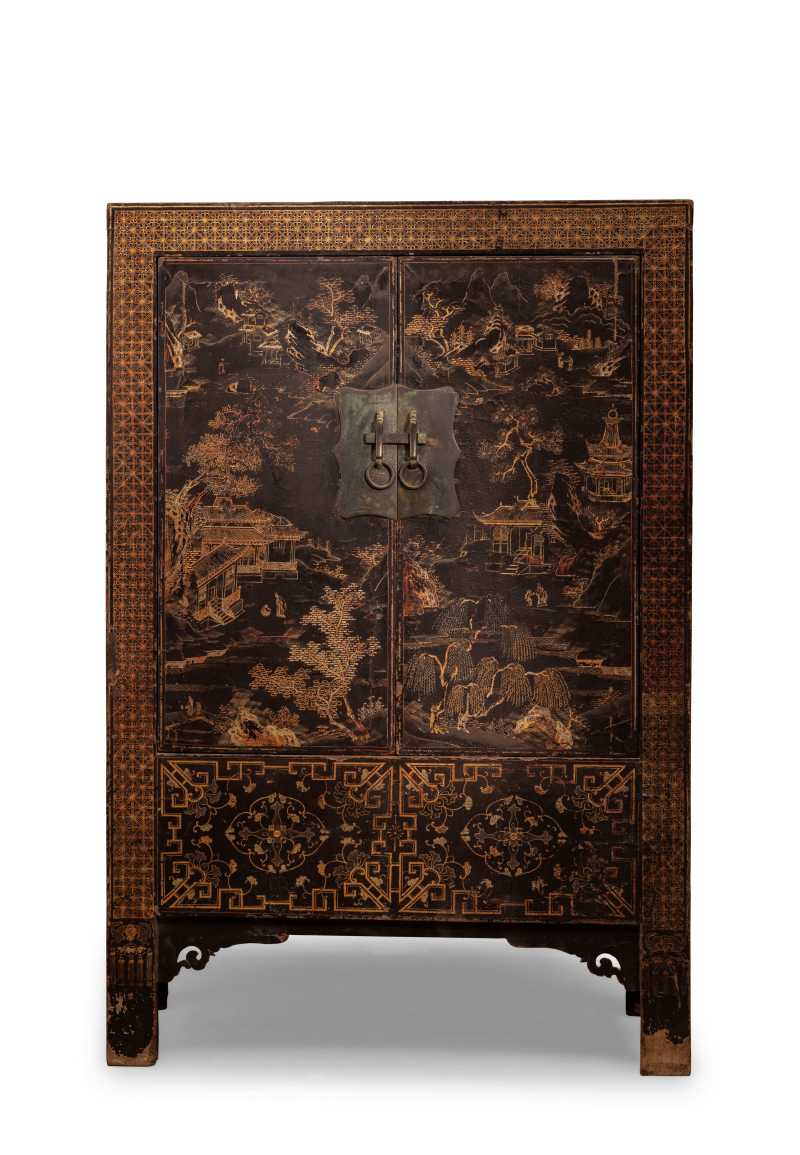 清 黑漆描金山水人物方角柜 - 图2